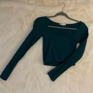 Dark green long sleeve crop top